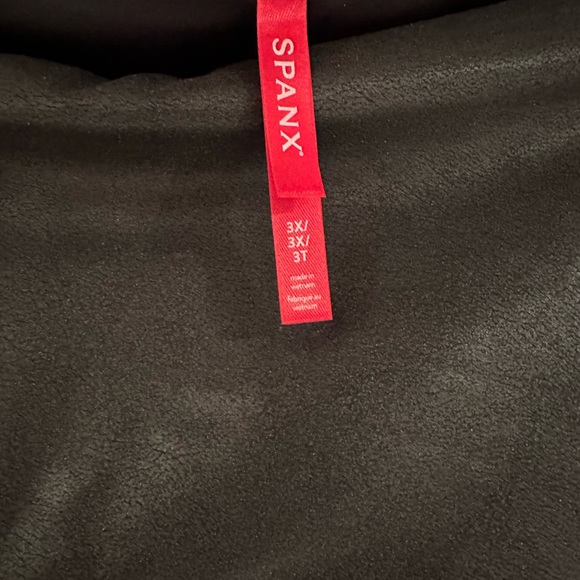 SPANX Faux Leather Legging - Picture 4 of 4